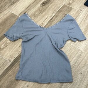 Active Usa Blue lace v neck cropped tee size medium